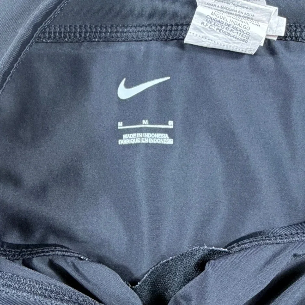 Nike Womens Black Athletic Skort Tennis Golf Skirt Built-in Shorts Size Medium